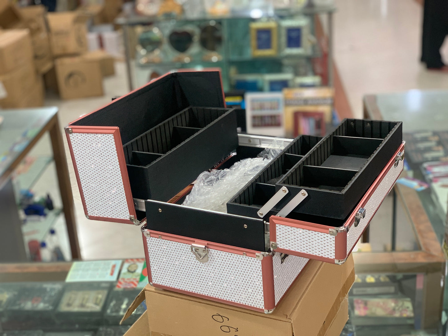 SORISE Professional Makeup Case โ Large Size with Multi-Grid Storage