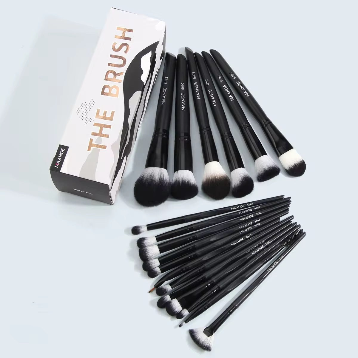 Maange Professional Makeup Brush Set – Flawless Beauty Starts Here 💄